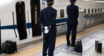 誰も乗らない新幹線
