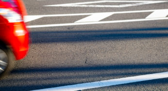 誰もいない冬の散歩道