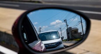 サイドミラーに映った夏